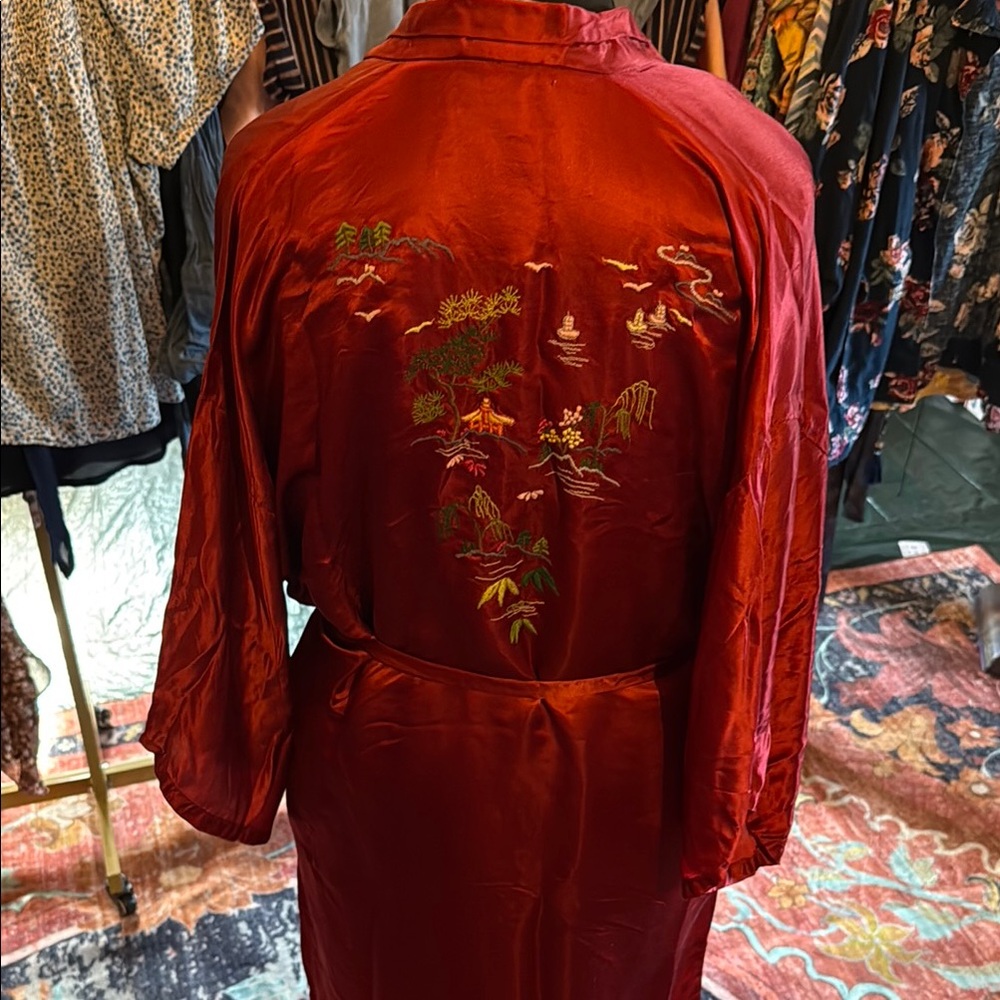 Luxurious Red Sleepwear Robe - Picture 3 of 4